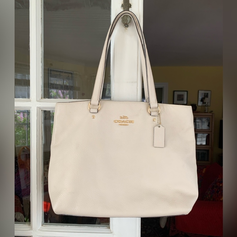 Coach Bay Tote, Pebbled Leather, Chalk White & Gold Hardware, Drop Handles, EUC